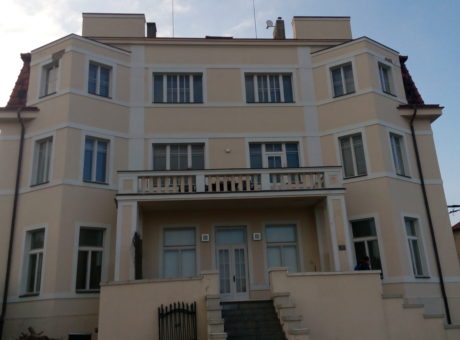 Infrapanely stylová vila Karlštejn