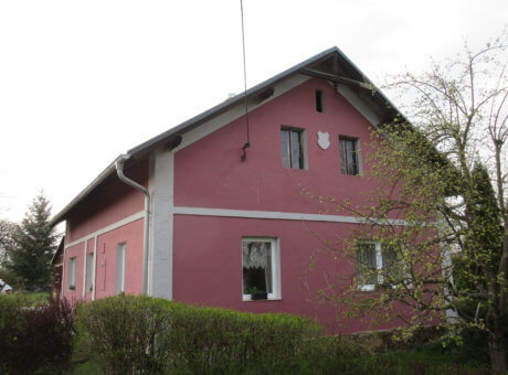 Infračervené sálavé topné panely nahradily kachlová kamna v Karlově